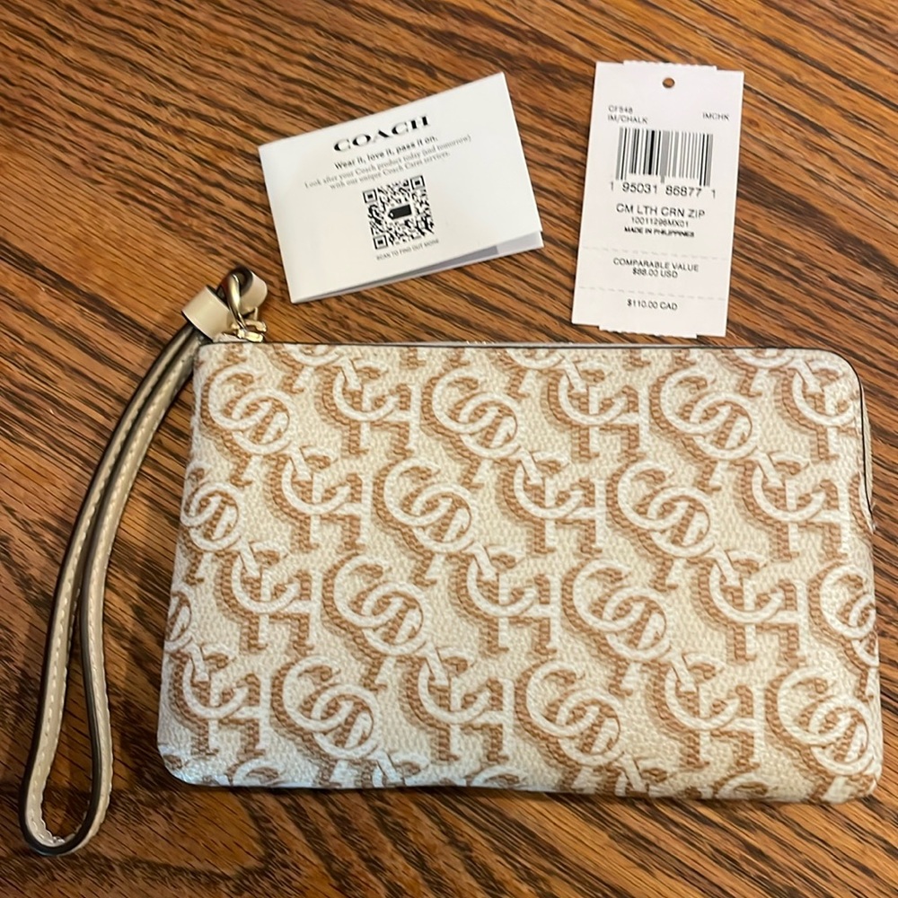 Coach Wristlet Signature Print NWT